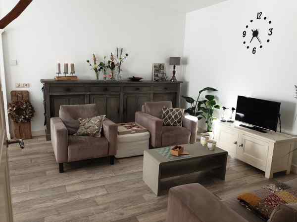 DG1544 - Living Room