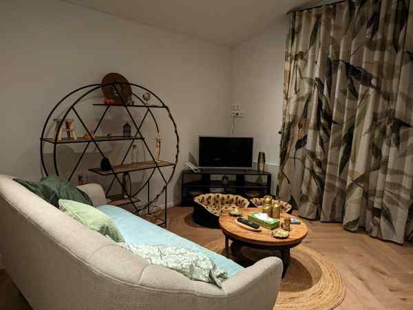 DG1550 - Living Room