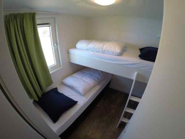 DG661 - Bedroom