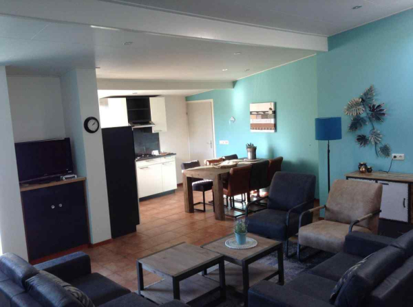 DG671 - Living Room