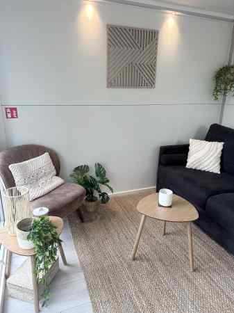 FL020 - Living Room