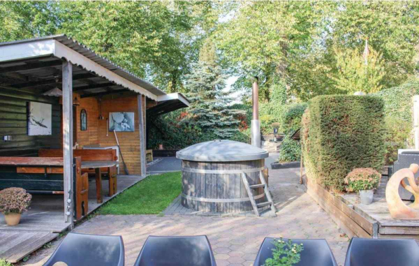 Mooi 10 persoons wellness vakantiehuis in Friesland