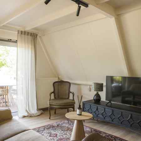 FR185 - Living Room