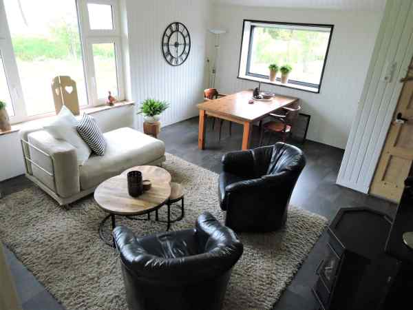 FR285 - Living Room