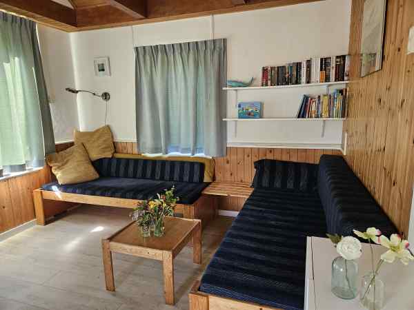 FR402 - Living Room