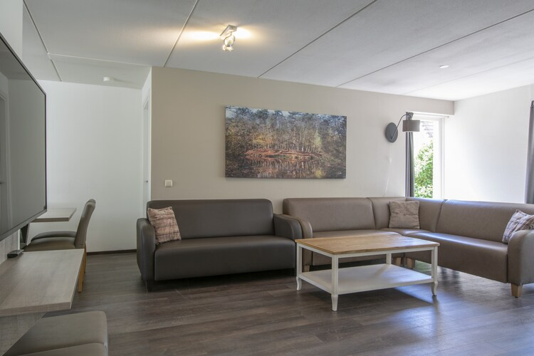 RBK013 - Living Room