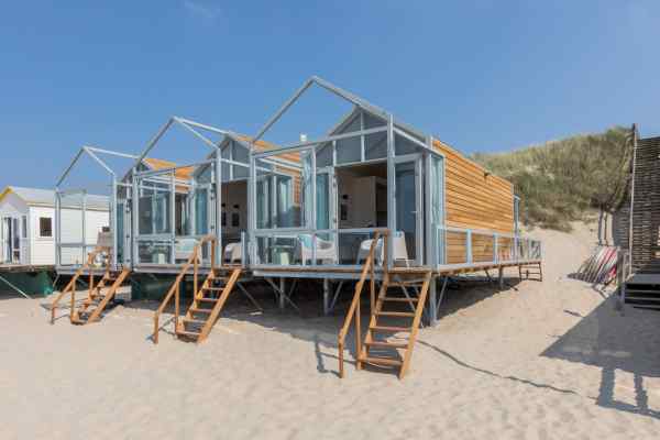 Slapen op het strand in Zeeland in dit mooie 4 persoons strandhuisje
