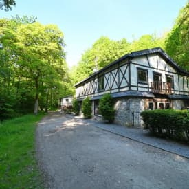 Luxury 20 persons spa-group house situated in the Ardennes.