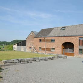16 persons Group accommodation 100 meters from the Ourthe.