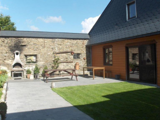 12 persons  manor with sauna and WiFi near Bouillon.