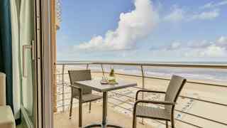 Beautiful 5 persons flat with balcony on the sunny side in Blankenberg...