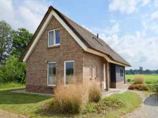 Luxury 6 person villa with a super location in Drenthe
