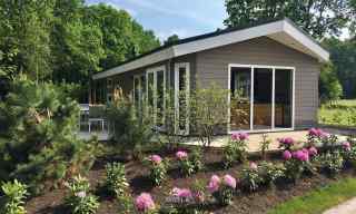 Spacious 5-person holiday home on recreation park Beekbergen in the Ve...