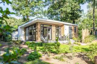 Beautiful 4 person chalet in the wooded area of Ede