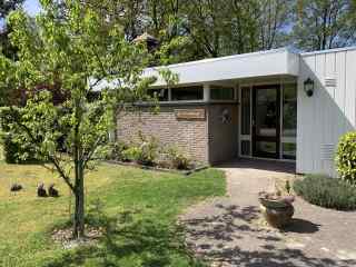 Vrijstaande 4 persoons bungalow met ruime tuin vlakbij Sleenerzand in...