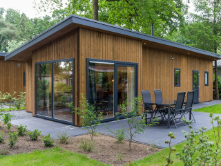 Luxury 4 person lodge with hot tub on a vacation park in the Veluwe