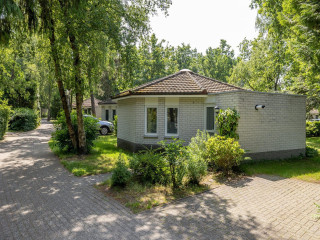 Vrijstaand 4 persoons bungalow in Harderwijk, op een vakantiepark op d...