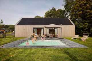 Luxuriöses Familienferienhaus mit privatem Pool und Sauna
