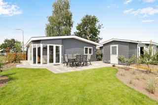 6 person luxury chalet in Nunspeet on a park on the Veluwemeer