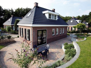 6 person luxury notary house in Nunspeet, on a park on the Veluwemeer