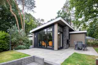 Beautiful 6 person holiday home on the Veluwe near Hoenderloo