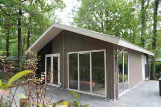 Schönes 4 Personen Ferienhaus mit Sauna in der Veluwe bei Hoenderloo