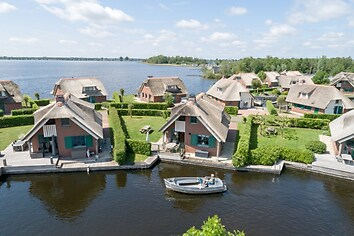 Luxe 6 persoons villa aan het water, nabij Giethoorn