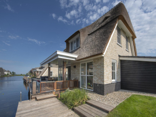 Luxe 6 persoons villa aan het Tjeukemeer in Friesland