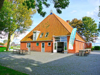 Schöne 65 Personen Gruppenunterkunft in Friesland.