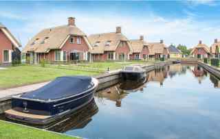 Ruime villa voor 6 personen aan het water in Friesland