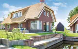 Ruime villa voor 8 personen aan het water in Friesland
