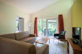 Bungalow for 4 persons at a holiday park with a subtropical swimming p...