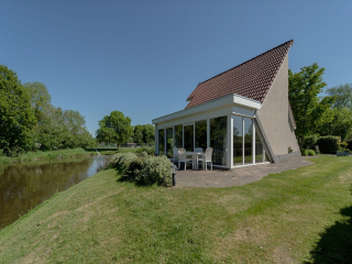 Luxe 8 persoons villa aan het water op Villapark Weddermeer met sauna.