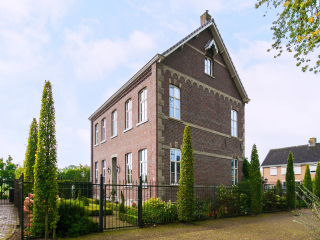 Business-Klasse! Gruppenunterkunft für 21 Personen mitten in Limburg i...