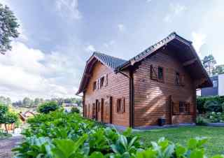 Luxury 12 person holiday home located on a beautiful holiday park in S...