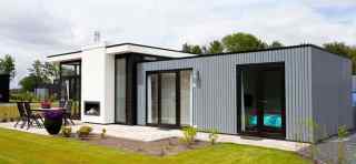 4 persons vacation home with sliding doors on vacation park Maasduinen...