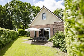 Beautiful 6 person bungalow on a holiday park in the North of Limburg