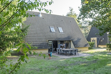 Luxury 12-person villa at De Katjeskelder holiday park in North Braban...