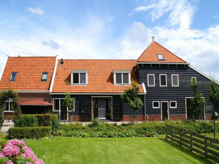 Luxury Group accommodation for 26 people in Monnickendam.