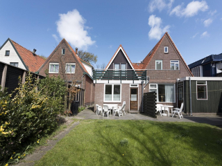 Luxury 6 person holiday home in Egmond aan Zee close to the beach and...