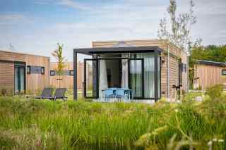 Beautiful 4-person Eco-Lodge on the Markermeer.