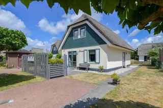 Beautiful 6 person house in Julianadorp aan Zee