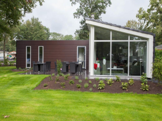 Modern ground floor holiday home for six people near De Rijp