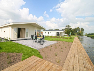 Luxury 6 person holiday home on a beautiful holiday park in North Holl...