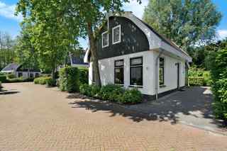Luxury 4 person wellness holiday home with whirlpool in Schoorl, Noord...