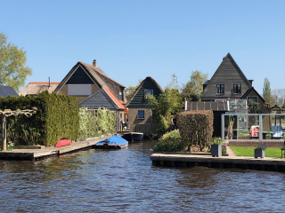 Super nice 4 person cottage in Giethoorn.
