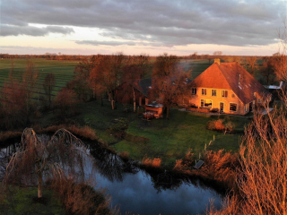 Luxe 10 persoons vakantieboerderij met hottub in Giethoorn, Overijssel...