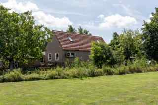 Comfortable 4-person waterfront holiday home in the heart of Kalenberg...