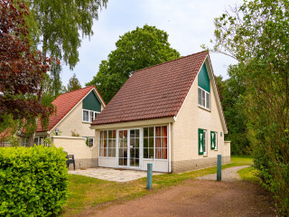 Comfortable 4-person holiday bungalow on a holiday park in Hellendoorn...