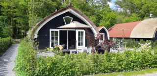 Modernes 6-Personen-Ferienhaus im Wald bei Giethoorn